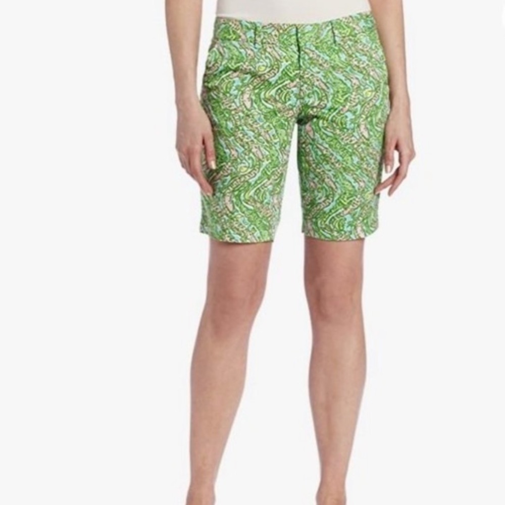 LILLY PULITZER Avenue Shorts Alligator Print